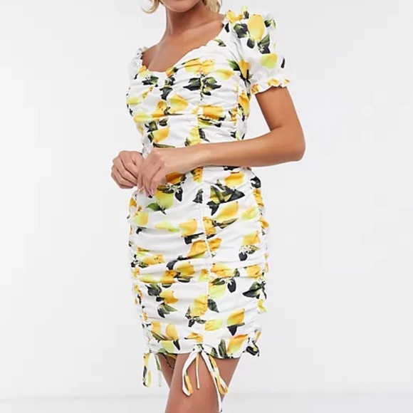 NEW!! MISSGUIDED Milkmaid Lemon Print Ruched Mini Dress Sz 8 US - Picture 2 of 5